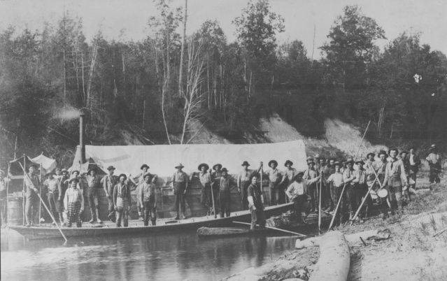 A log drive crew on the Muskegon River in 1880. Photo courtesy of the Hackley Library