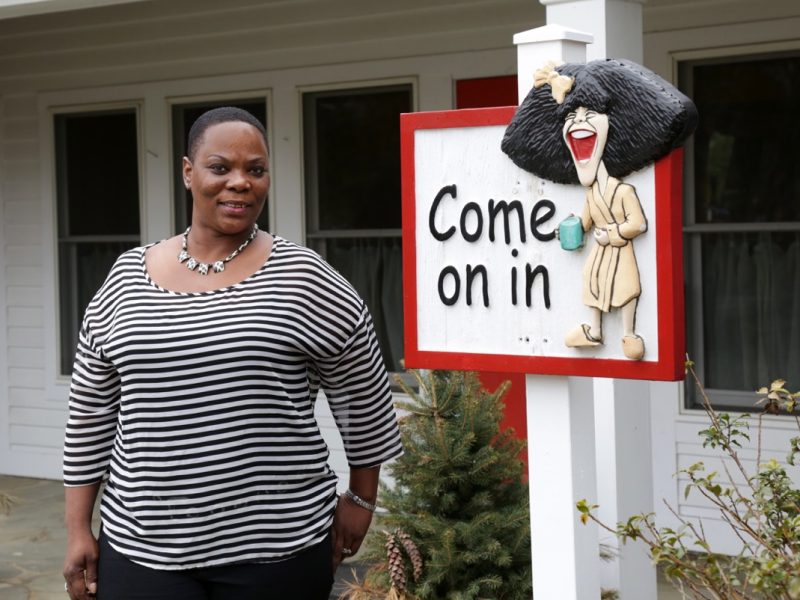 Traci Whiting, Coordinadora del Grupo Minoritario de Gilda's Club