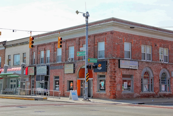 Streetview from South Division Avenue S. towards south of Burton Street