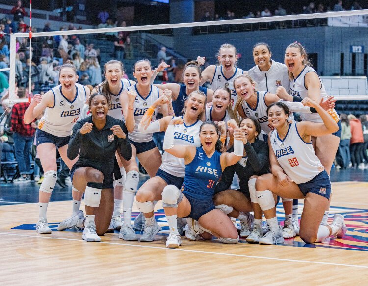 Grand Rapids Rise team photo.